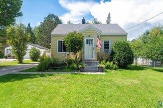 1323 Eklund Ave, Duluth, MN 55811