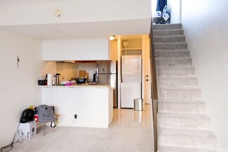 739 Hausten St Unit 304, Honolulu, HI 96826