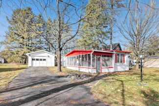 9535 Holt Park Rd, Suring, WI 54174