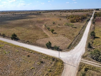 9 Freeny Valley Rd, Caddo, OK 74729