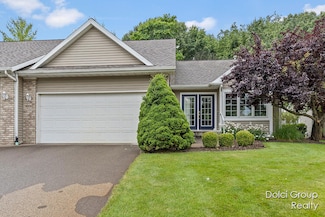 2106 Blue Bellway Way NW, Grand Rapids, MI 49504