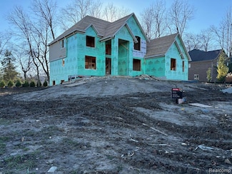 7550 Sawgrass Dr, Washington, MI 48094
