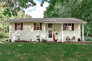 707 Kay Dr, Lathrop, MO 64465