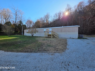 1288 Maiden Ln, Jellico, TN 37762