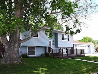 625 N 8th St, Lander, WY 82520