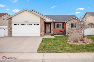 1308 Big Sky St, Gillette, WY 82718