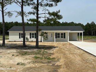 2153 Rowan Rd, Clinton, NC 28328