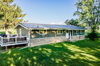 N2232 Peters Rd, Sharon, WI 53585