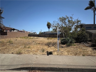 712 Newport Ave, Grover Beach, CA 93433