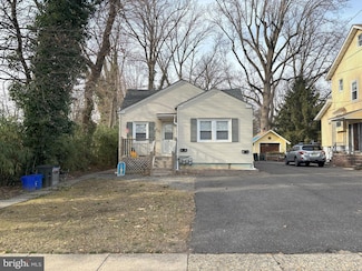 151 E Bettlewood Ave, Oaklyn, NJ 08107