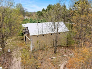 VL-17634 Litzen Rd, Copemish, MI 49625