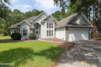 216 Port Side Dr, Sneads Ferry, NC 28460