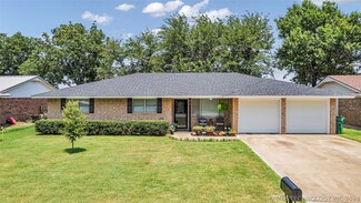 612 E Monroe St, Waurika, OK 73573