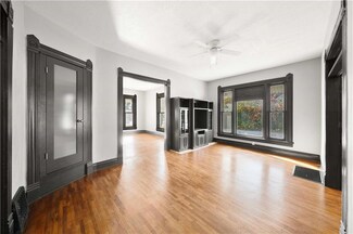 904 E Salem Ave, Indianola, IA 50125