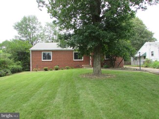 8702 Edmonston Rd, Berwyn Heights, MD 20740