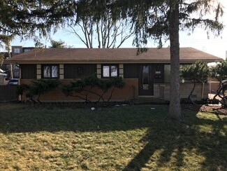 7125 Stanford Dr, Bridgeview, IL 60455
