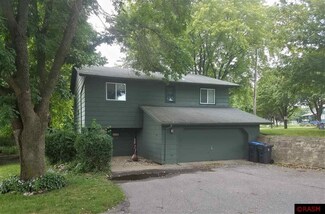 100 S Division St, Mankato, MN 56001