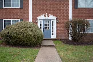 915 Hoover Village Dr, Indianapolis, IN 46260