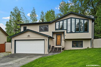 8860 Plunge Creek Cir, Eagle River, AK 99577