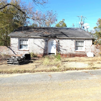 103 5th St, Rison, AR 71665