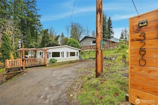 3290 Rocky Point Rd NW, Bremerton, WA 98312