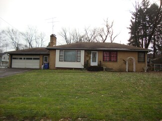 1536 Millbrook St SE, Grand Rapids, MI 49508