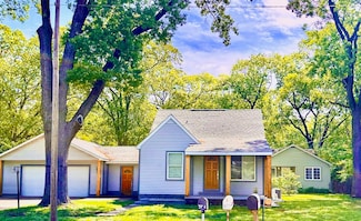 2924 Austin St, Norton Shores, MI 49444