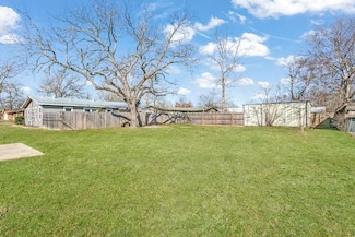 804 E Highway St, Fredericksburg, TX 78624