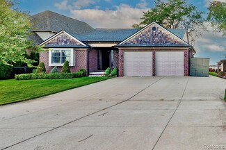 38487 Huron Pointe Dr, Harrison Township, MI 48045