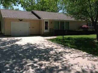 108 W Crow St, Eureka, IL 61530