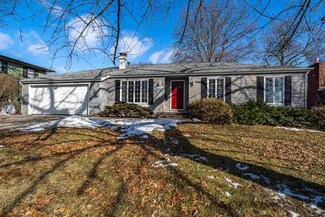 226 Mahaska Dr, Iowa City, IA 52246