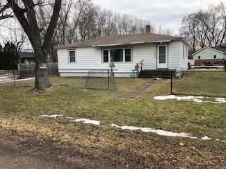 1288 Parkway Dr, Benton Harbor, MI 49022