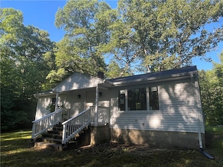 193 Steere Farm Rd, Harrisville, RI 02830