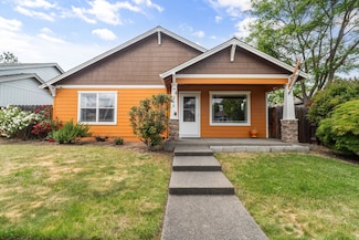 826 Isherwood Dr, Central Point, OR 97502