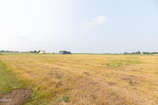 11325 Pauls Dr, Menoken, ND 58558