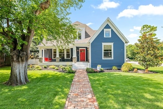 221 W College St, Grapevine, TX 76051