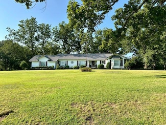 881 County Road 417, Houston, MS 39776