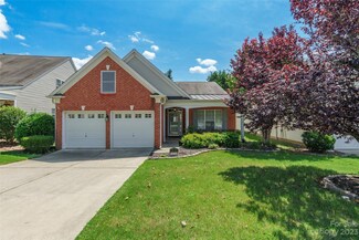 6208 Woodland Commons Dr, Charlotte, NC 28269