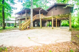 128 River Dr, New Augusta, MS 39462