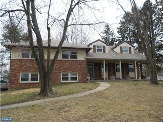 112 Wayne Dr, Cinnaminson, NJ 08077
