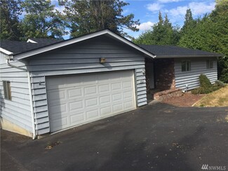 123 W Canyonview Dr, Longview, WA 98632