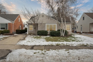 577 Juneway Dr, Bay Village, OH 44140