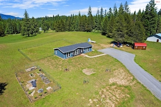 81 Shoo Fly Dr, Sagle, ID 83860