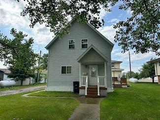 914 Cedar Ave, Harvey, ND 58341