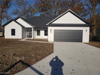 40094 Ryan Ct, Elyria, OH 44035