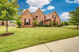 1334 Mountain Side Dr, Collierville, TN 38017