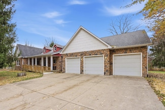 1538 S Ford Ct, Midland, MI 48640