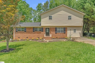 24 Carriage Dr, Greenville, SC 29609