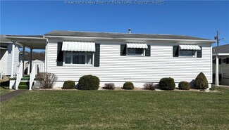 1117 Race St, Ravenswood, WV 26164