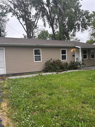 35 Saint Justin Dr, East Saint Louis, IL 62206